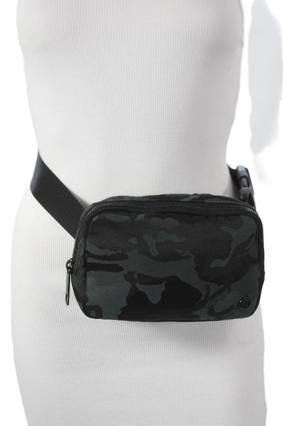 Lululemon Womens Camouflage Print Adjustable Zip Up Belt Bag Green