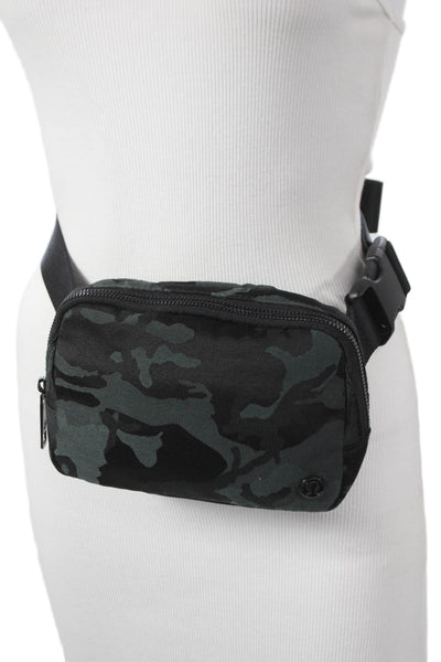 Lululemon Womens Camouflage Print Adjustable Zip Up Belt Bag Green