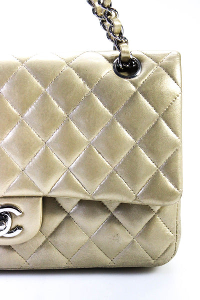 Chanel Womens Silver Tone Logo Quilted Double Flap Metallic Crossbody Handbag Be