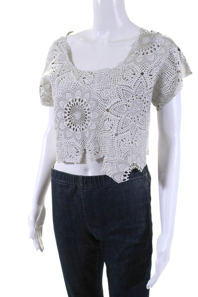Illia Womens Laser Cut Short Sleeve Crop Top Tee Shirt White Size 2
