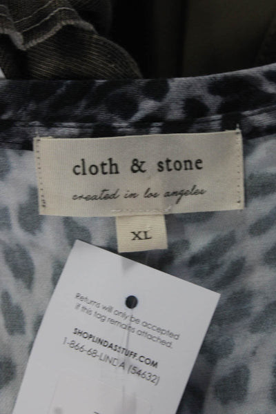 Cloth & Stone Women's Short Sleeve Animal Print V Neck Tee Gray Size XL