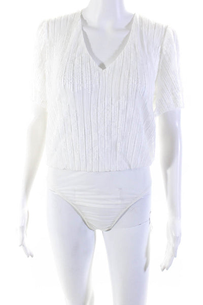 ASTR Women's Short Sleeve V-Neck Lace Bodysuit Blouse White Size M