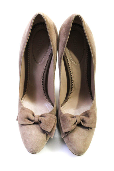 Chloe Womens Suede Bow Accent Stiletto Heeled Almond Toe Pumps Beige Size 8.5