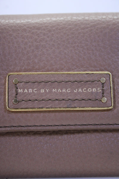 Marc By Marc Jacobs Womens Leather Snap Closure Tri Fold Wallet Brown