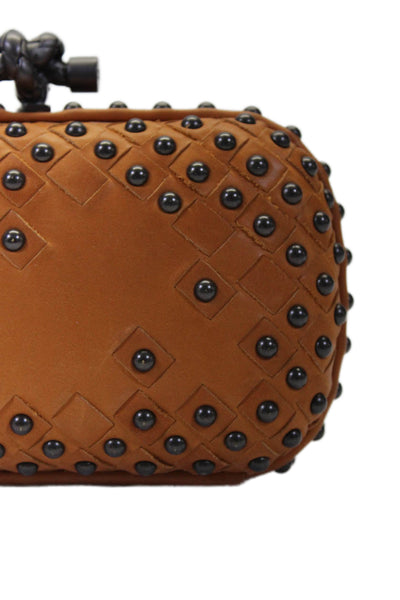 Bottega Veneta Womens Waxy Nappa Intrecciato Studded Knot Clutch Handbag Brown