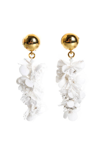 Oscar de la Renta Womens Gold Tone White Fabric/Beaded Flower Dangle ClipOn Earr