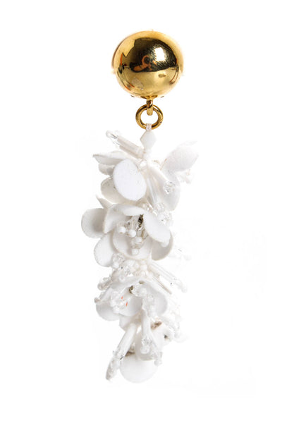 Oscar de la Renta Womens Gold Tone White Fabric/Beaded Flower Dangle ClipOn Earr