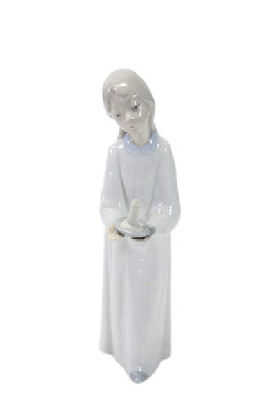 Lladro Girl With Candle Porcelain Figurine Multicolor Size 8"