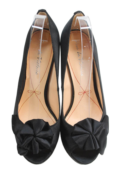 Pour la Victoire Womens Satin Peep Toe Stella Pumps Black Size 8 Medium