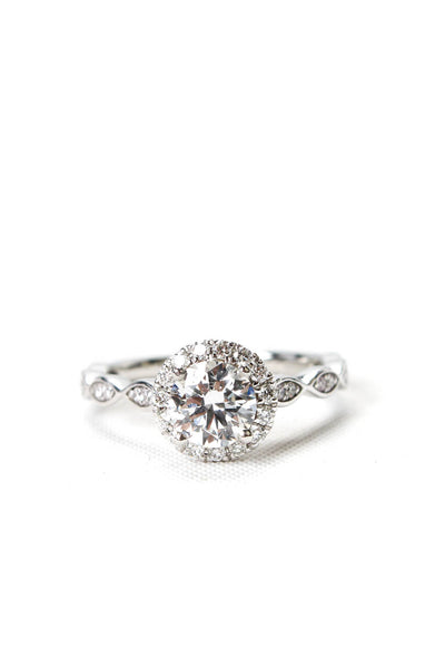 Designer Womens 950 PT 0.78CT Lab Grown Main Diamond Wedding Set Sz 6 7g 1.18CTW