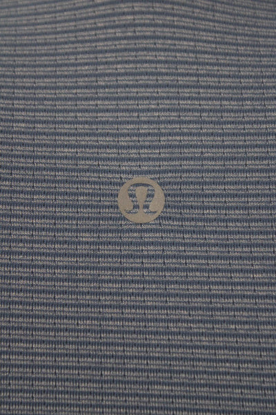 Lululemon Women Cropped Striped V-Neck Polyester T-Shirt Short Sleeve Size 2