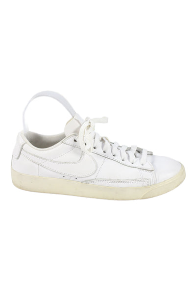Nike Womens Lace Up Logo Blazer Low LE Sneakers White Leather Size 8