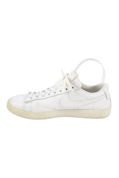 Nike Womens Lace Up Logo Blazer Low LE Sneakers White Leather Size 8