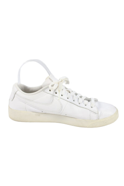 Nike Womens Lace Up Logo Blazer Low LE Sneakers White Leather Size 8