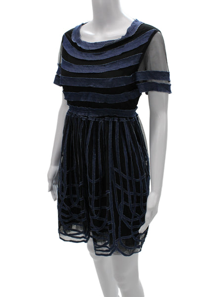 Gracia Women Fit & Flare Black Striped Scoop Neck Knee Length Dress Size M
