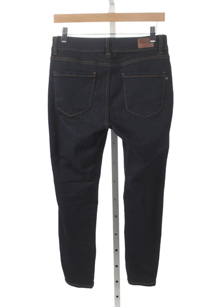 Tahari Women Skinny Blue Jeans Size 6