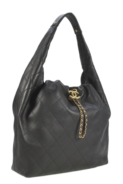 Chanel Womens Quilted Calfskin CC Chanel Cruise 2026 Hobo Handbag Black